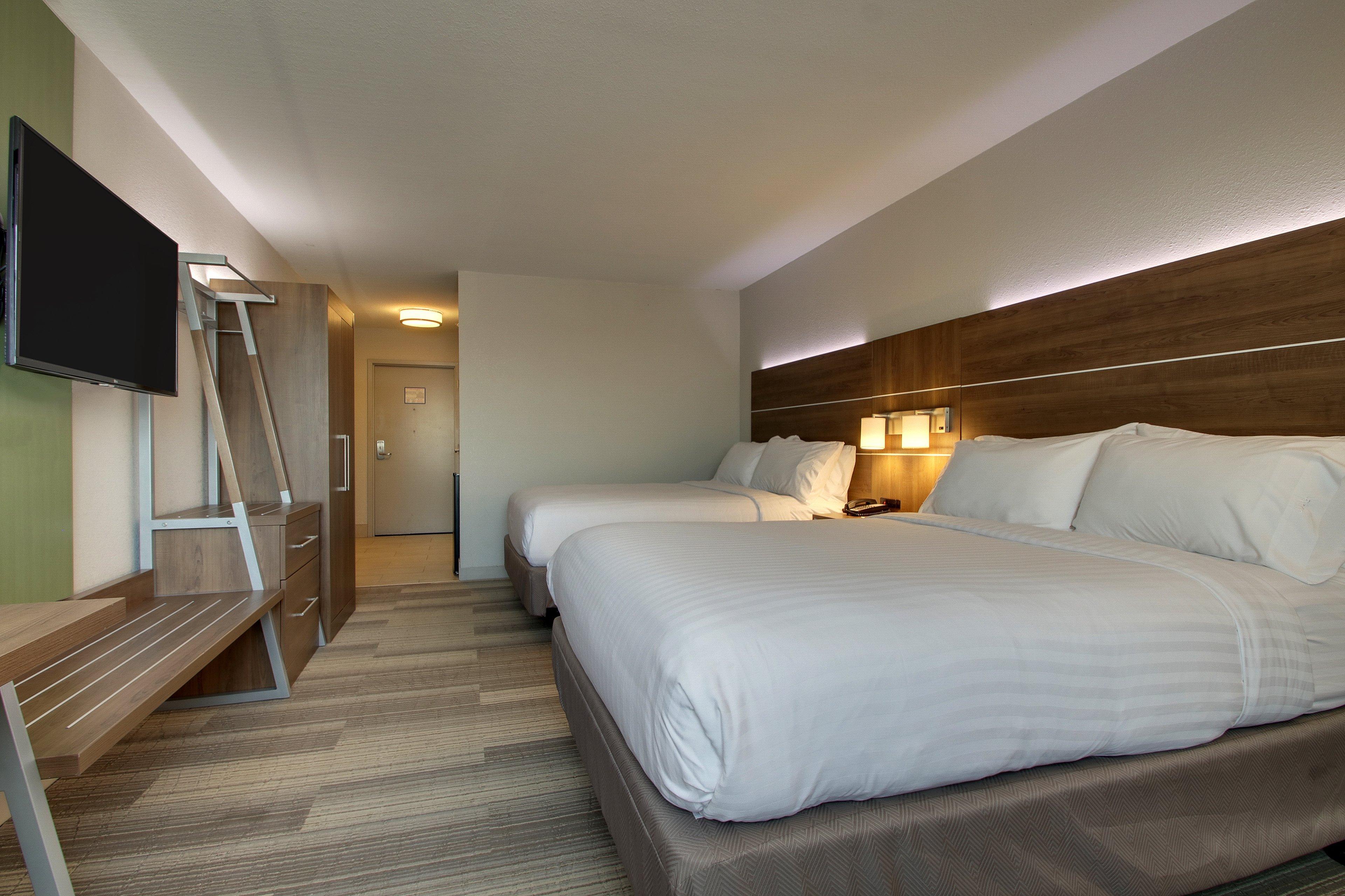 Hotel Holiday Express & By Ihg